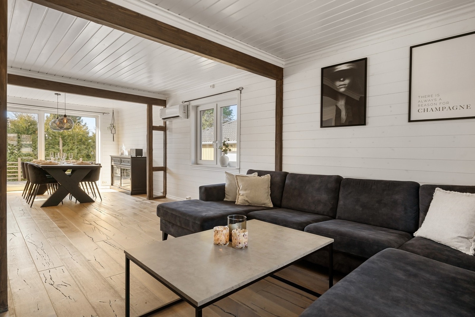 Boligen har i tillegg til første etasje en kjeller samt loftstue. Galleribilde