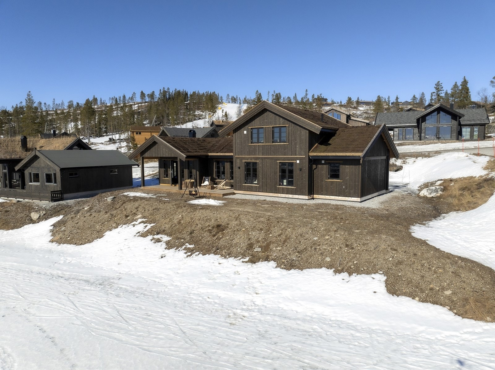 Nyere hytte med god plass til aktive barnefamilier Galleribilde