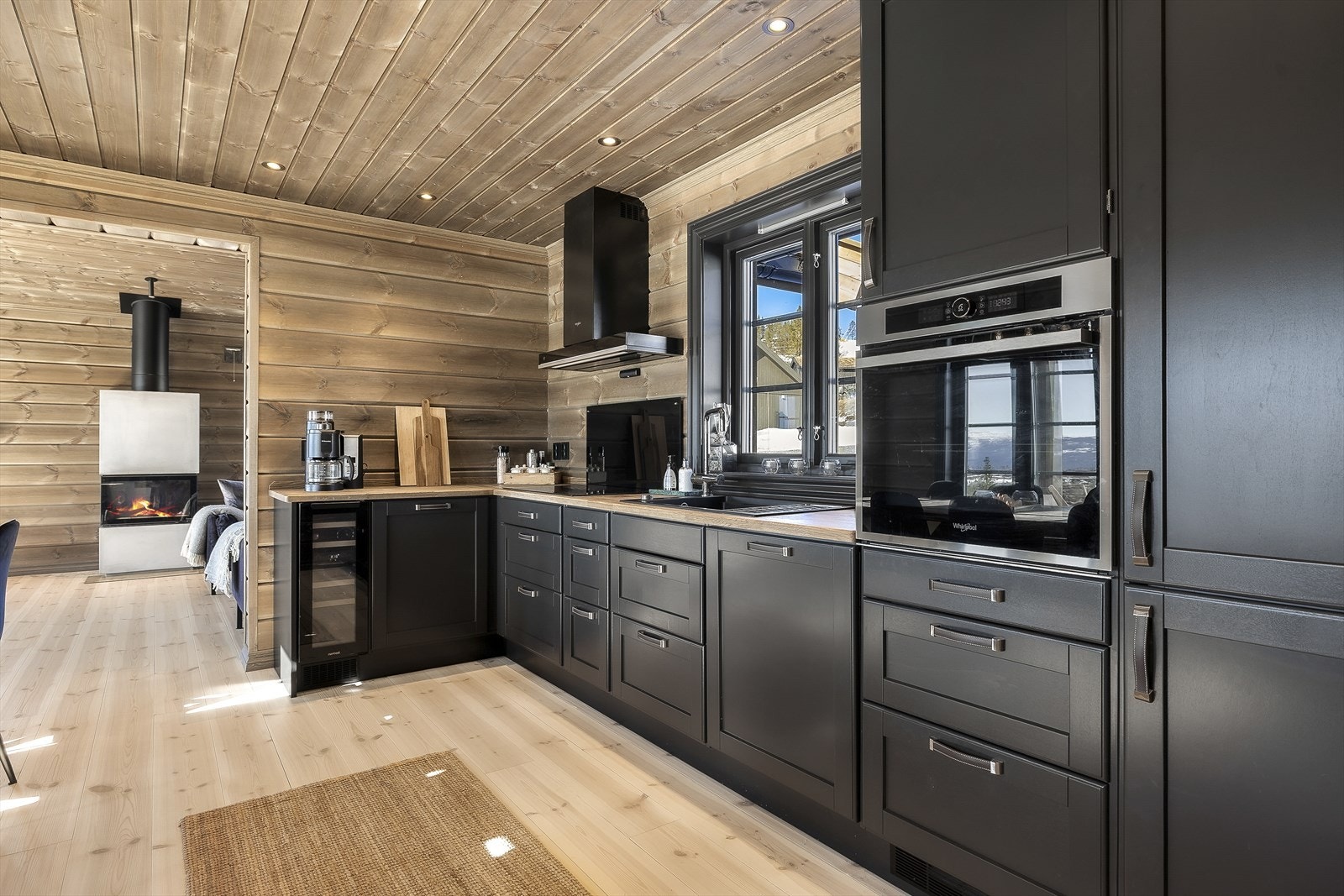 Eksklusivt kjøkken fra Kistefoss med integrerte hvitevarer Galleribilde