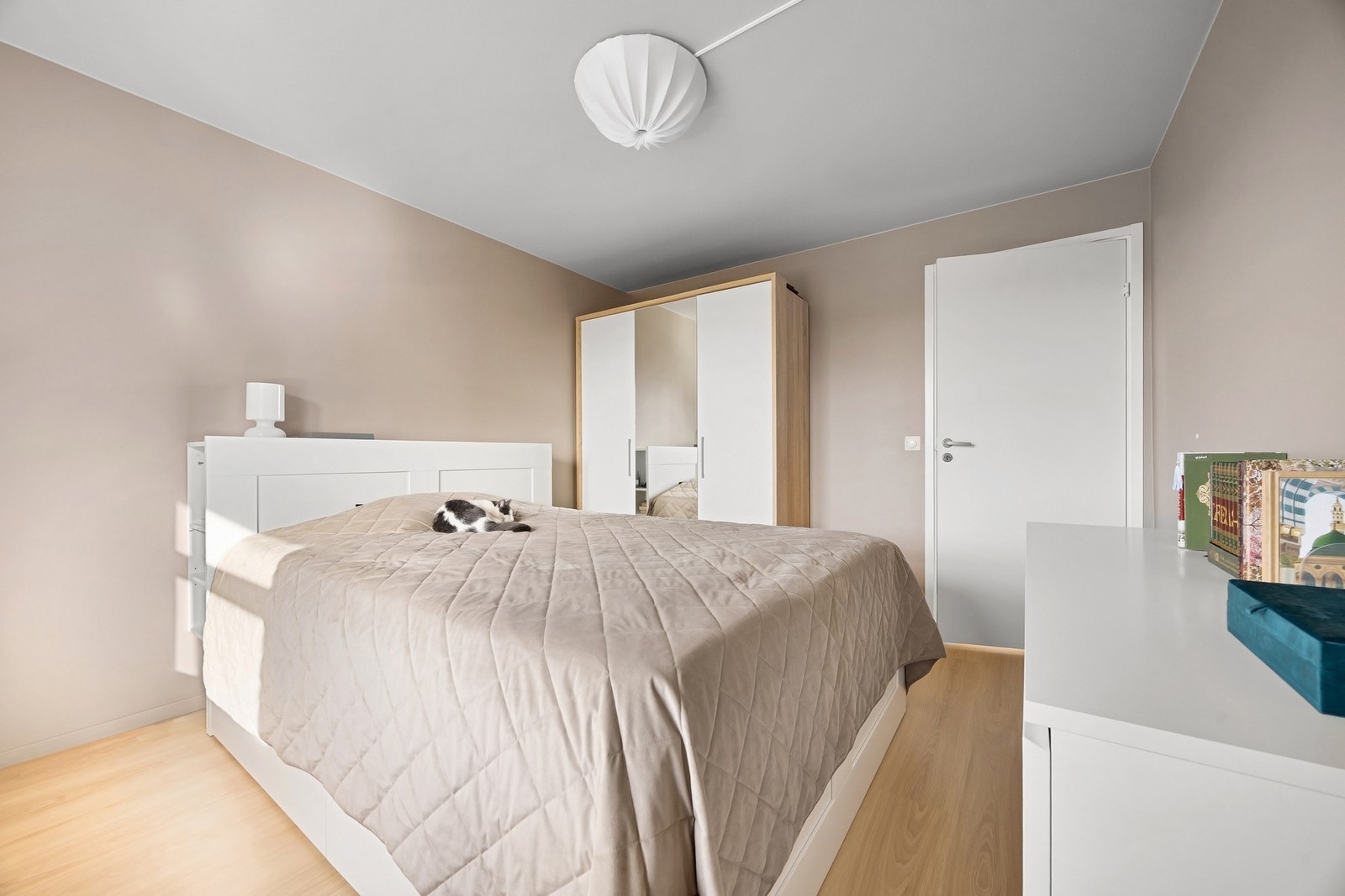 Det ble utført el-kontroll av elektriker i mars 2025 og ingen avvik ble funnet. Galleribilde