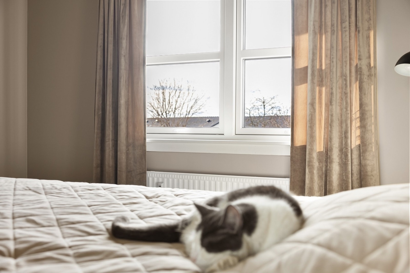 Leiligheten ligger i 2. etasje og har luftig utsyn fra samtlige rom. Galleribilde