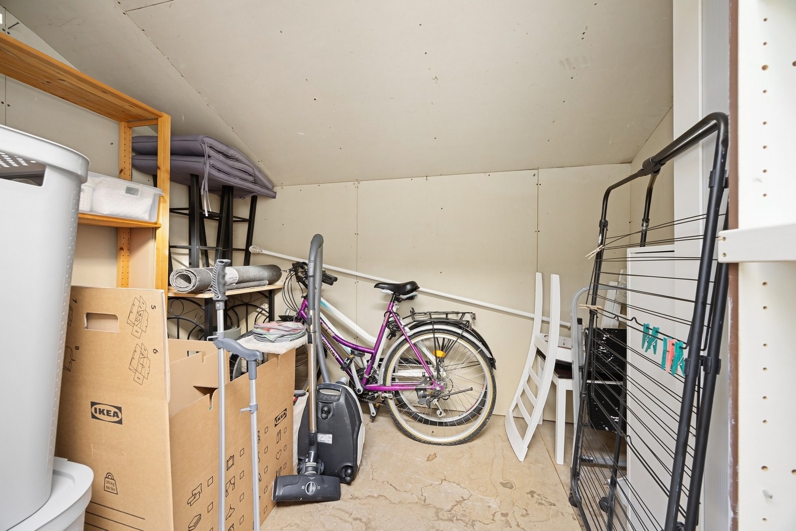 Med enkel tilgang oppleves den utvendige boden som er forlengelse av arealet i leiligheten. Galleribilde