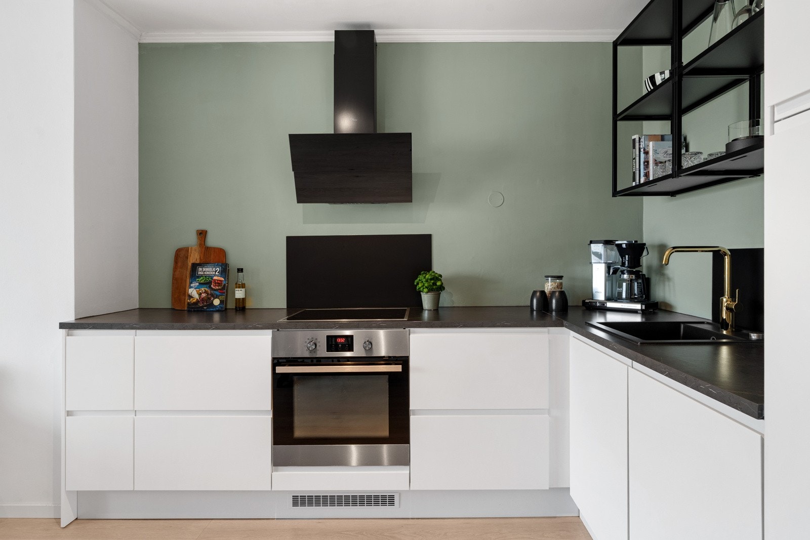 Kjøkkeninnredningen er fra Epoq og ble pusset opp i 2020. Galleribilde