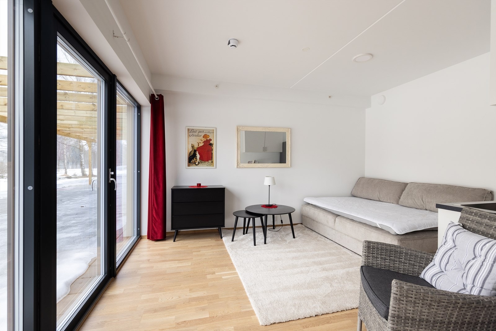 Får du gjester på overnatting er det en egen gjesteleilighet i felleshuset. Her er det både et eget bad og tekjøkken i tillegg til overnattingsmuligheter. Galleribilde