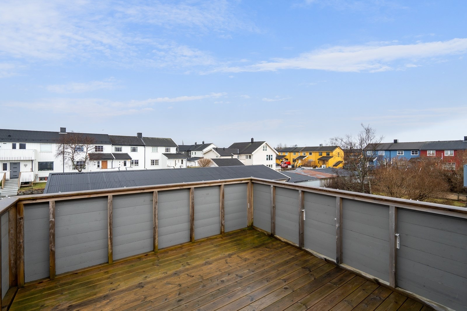 Flott utsikt over Østbyen og meget gode lys og solforhold. Galleribilde