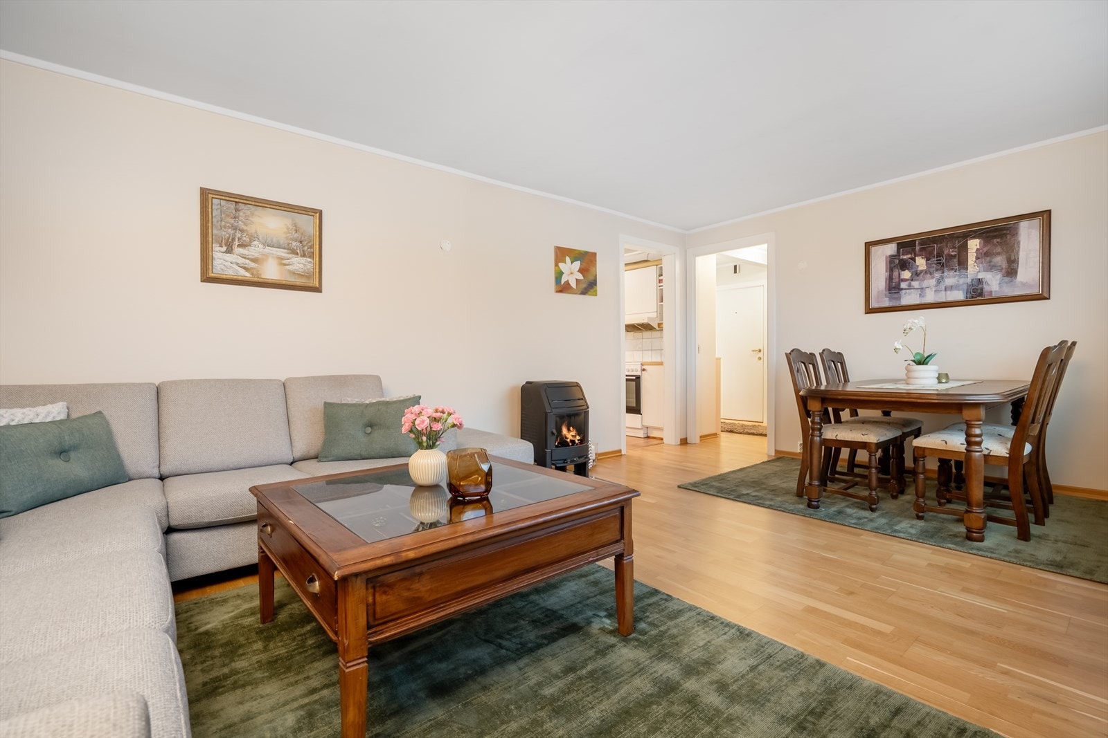 Stue/spisestuedel Galleribilde