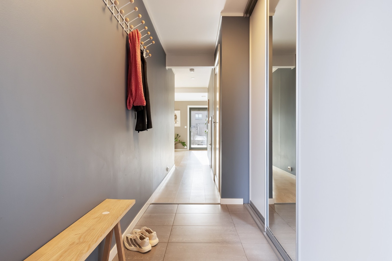 Du kommer inn til en innbydende entré som umiddelbart gir deg godfølelsen. Galleribilde