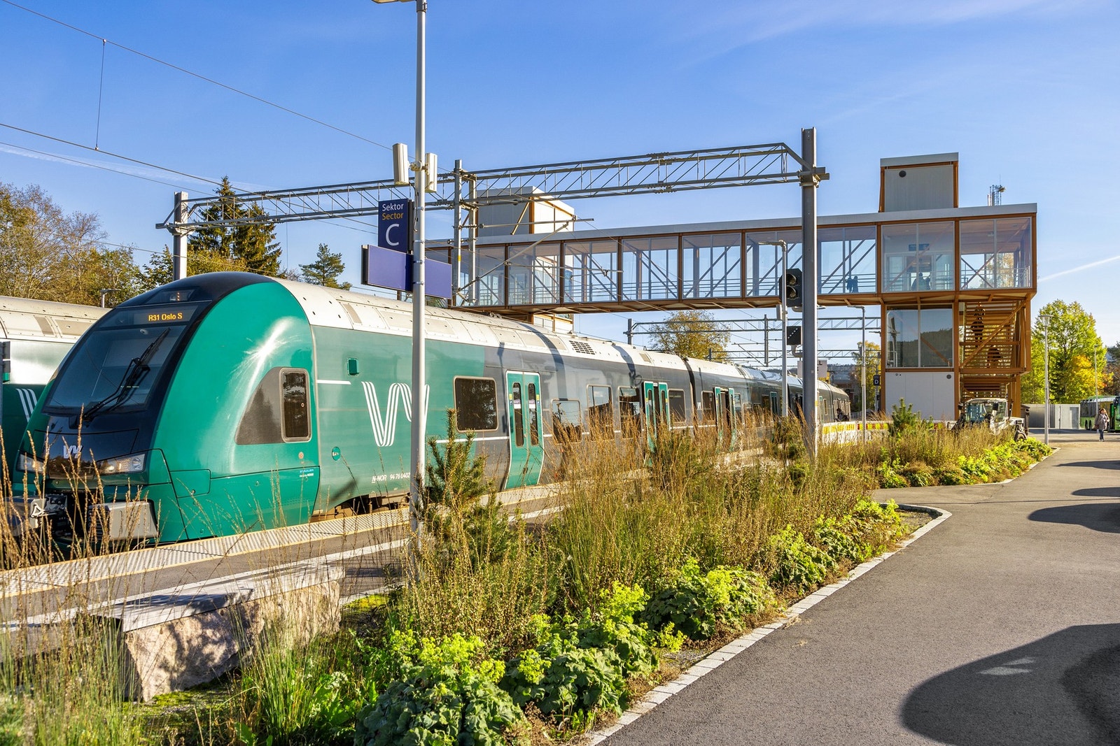Med toget tar det ca. 25 minutter inn til Oslo sentralstasjon. Galleribilde