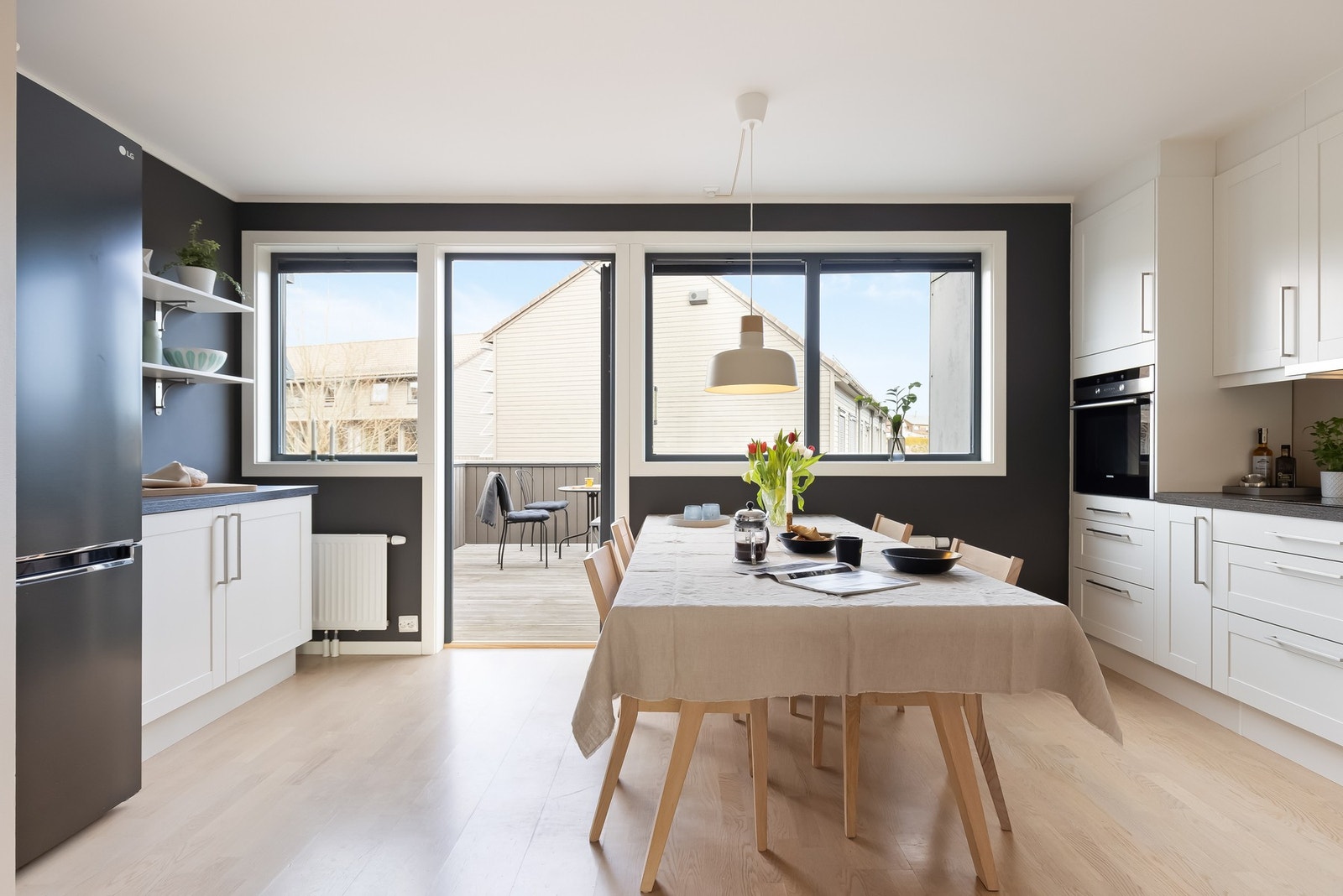 Det er god plass til spisebord hvor storfamilien kan samles. Galleribilde