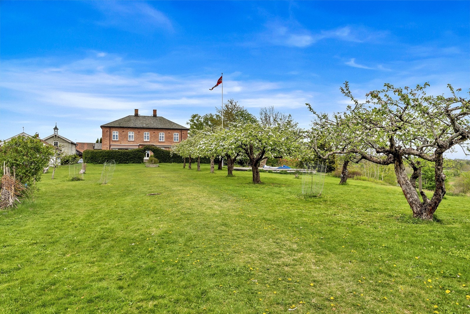 Kort vei til Øverland Gård. Herifra går det flotte turstier innover Bærumsmarka Galleribilde