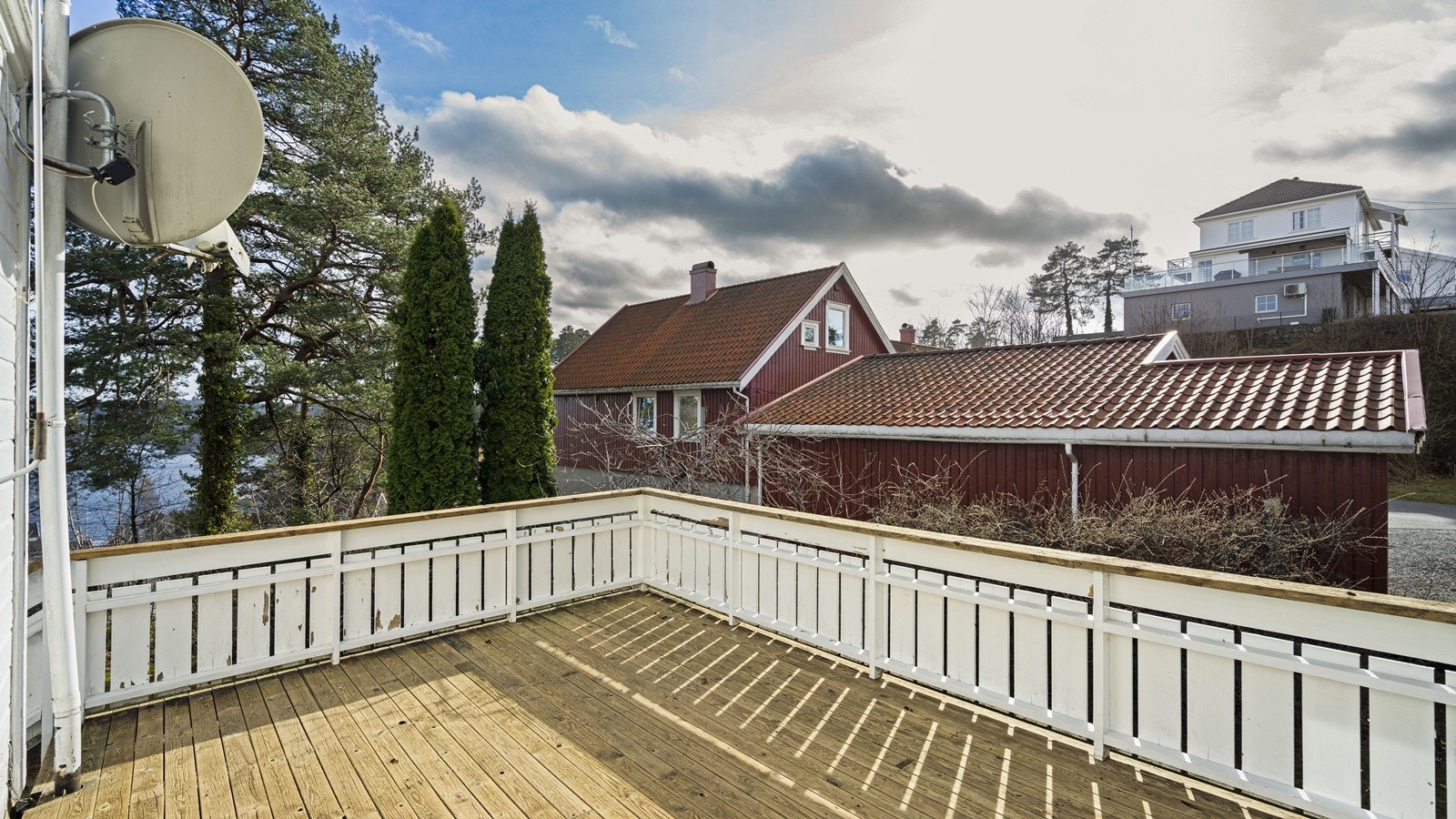 Gode solforhold og mulighet til å lage en deilig uteplass Galleribilde