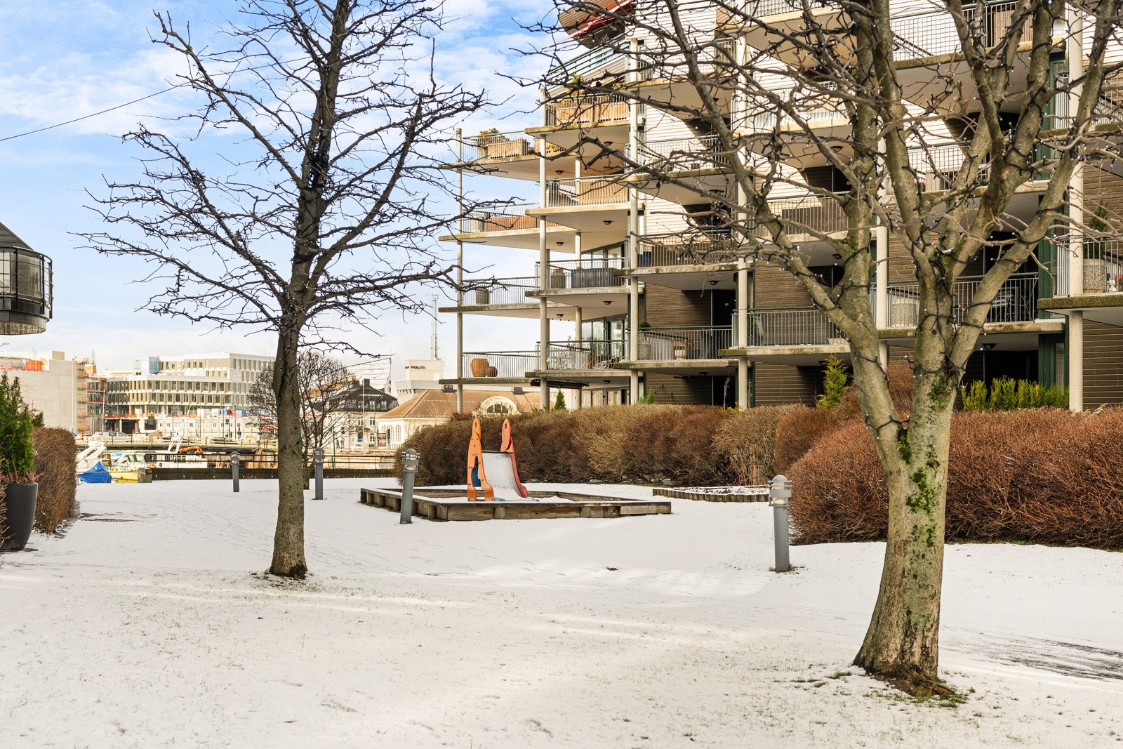 Sameiet har fine felles uteområder som kan disponeres fritt av beboerne. Galleribilde