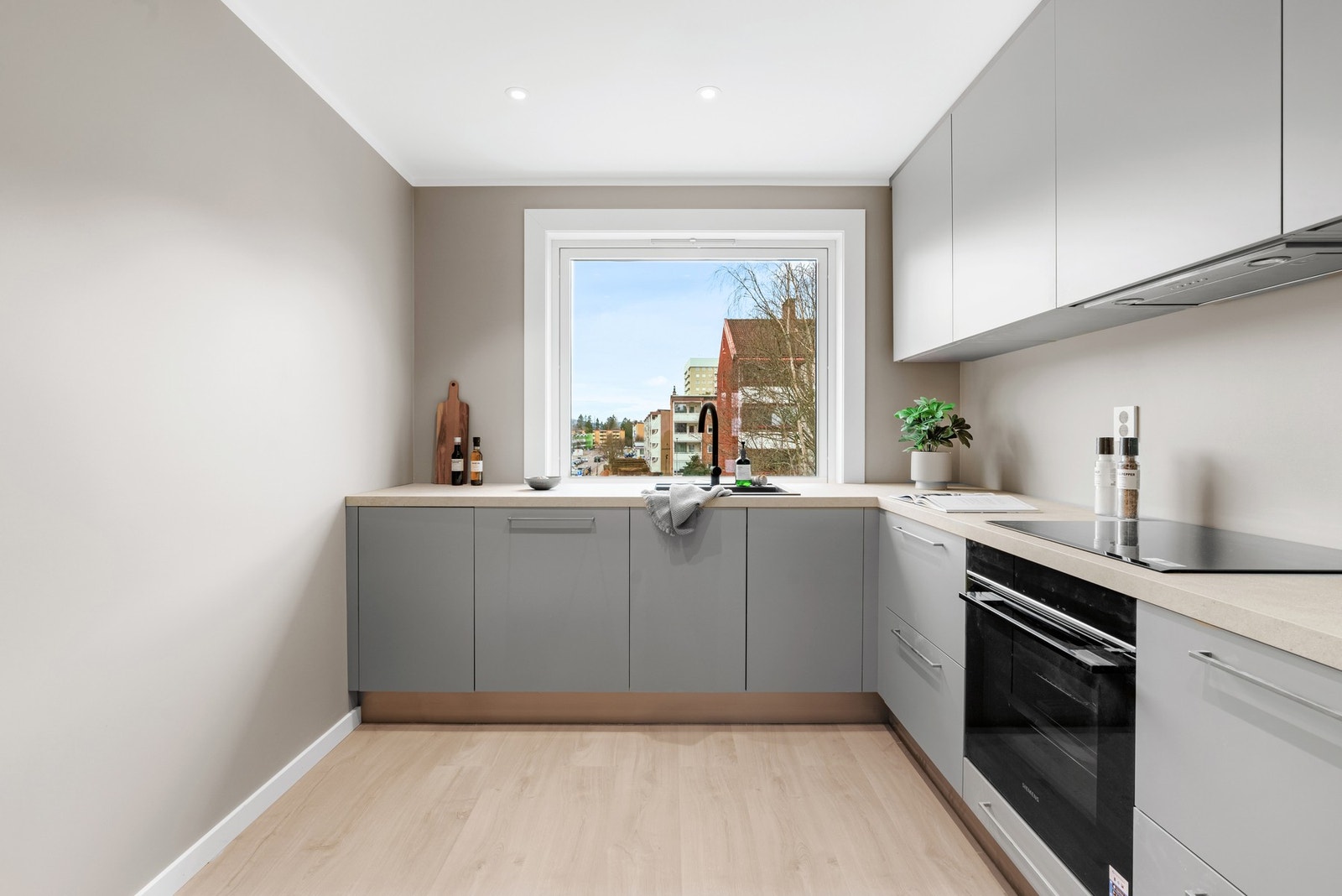 Hvitevarer av kvalitet fra Siemens medfølger handelen. Galleribilde