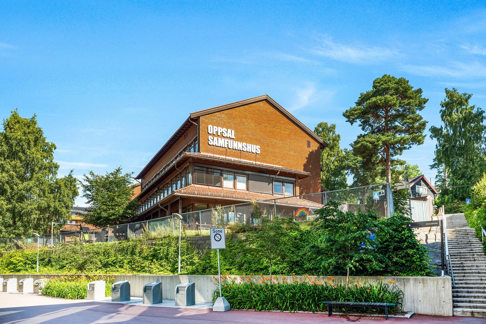 Nærområdet: Oppsal Samfunnshus har et bredt tilbud for både unge og eldre. Galleribilde