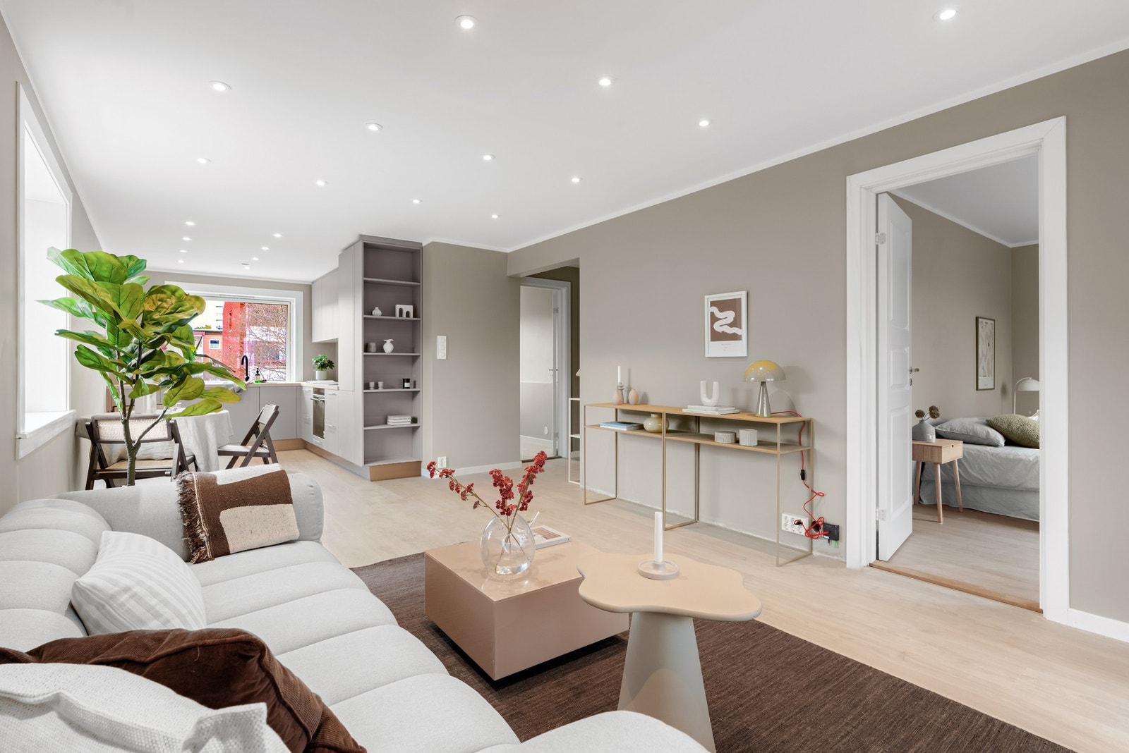 Boligen har en god og praktisk planløsning. Galleribilde