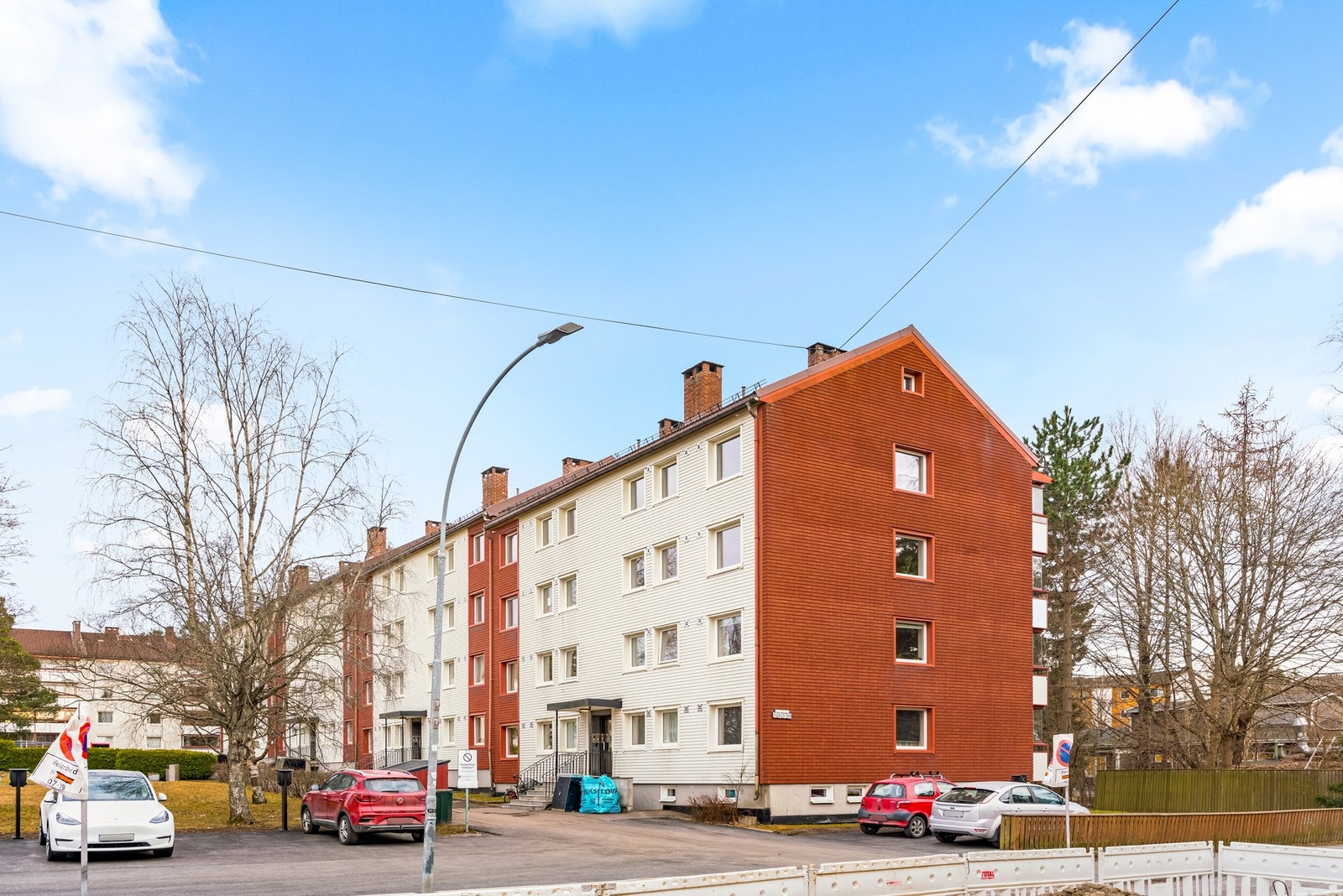 Fasade og inngangsparti. Galleribilde