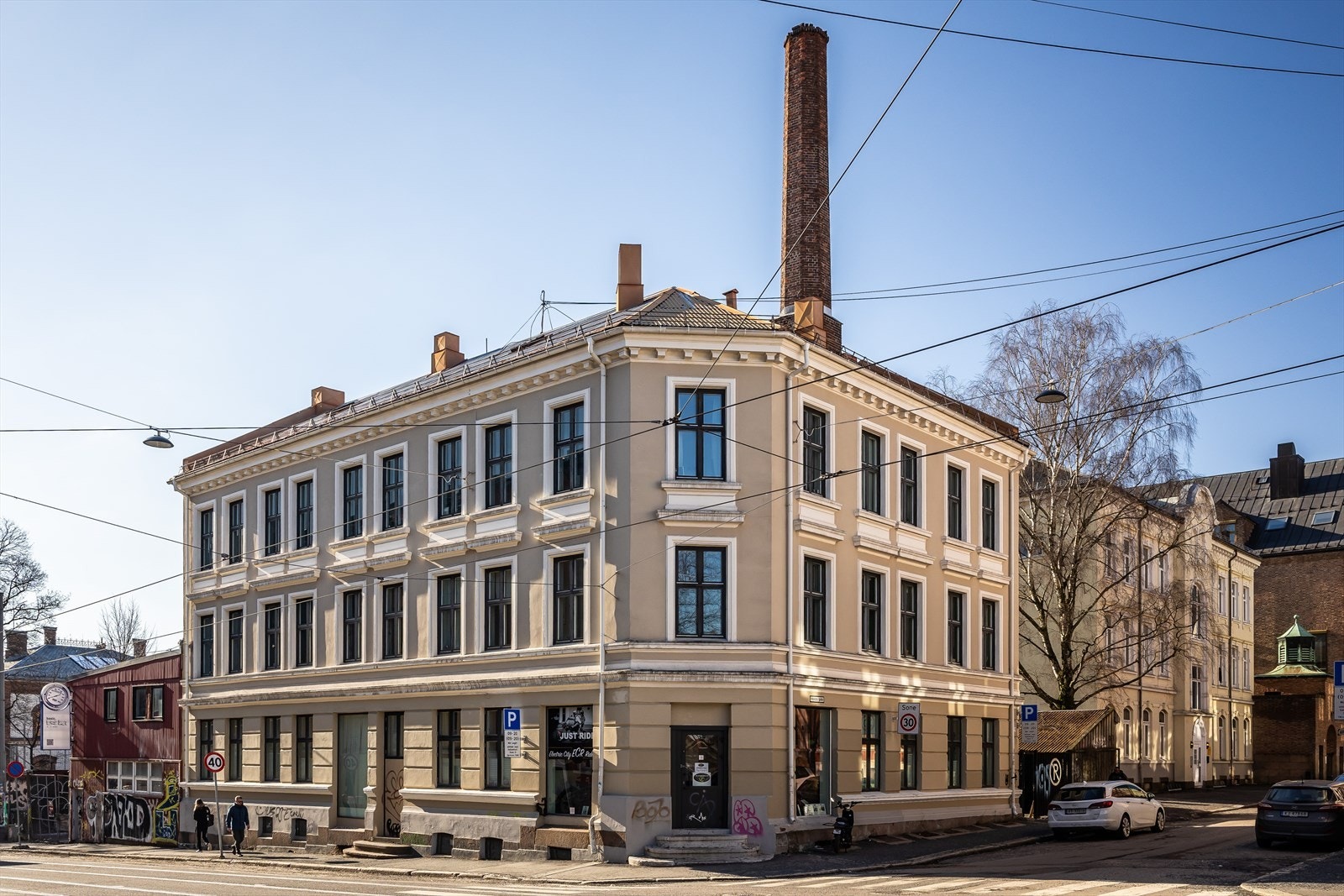 Holsts gate 9 er en klassisk bygård fra 1896 beliggende midt mellom Grünerløkka og Torshov rett ved Sagene Folkebad Galleribilde