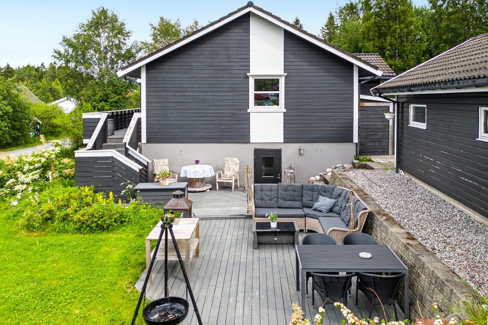 Aktiv Eiendomsmegling ved Anniken Waagø har gleden av å presentere Rådyrvegen 4 Galleribilde