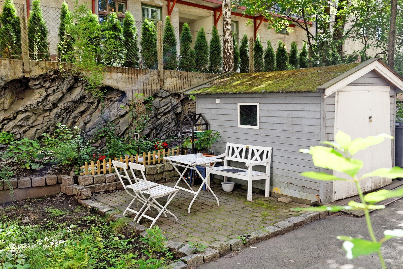 Lukket og opparbeidet bakgård Galleribilde