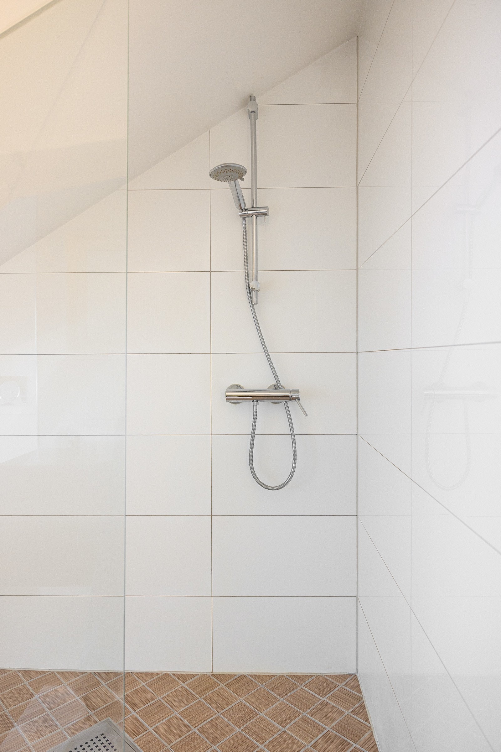 Dusjnisje i hjørnet Galleribilde