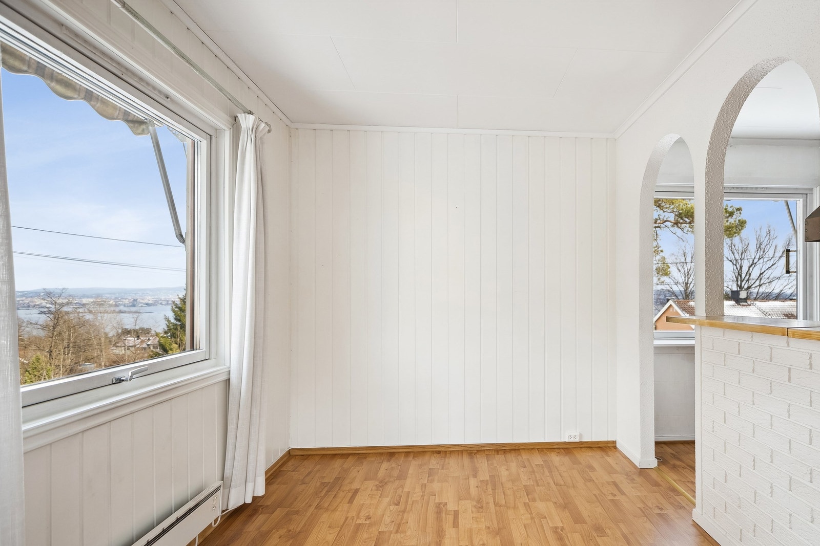 Leiligheten har en fantastisk utsikt over fjorden og Oslo. Galleribilde