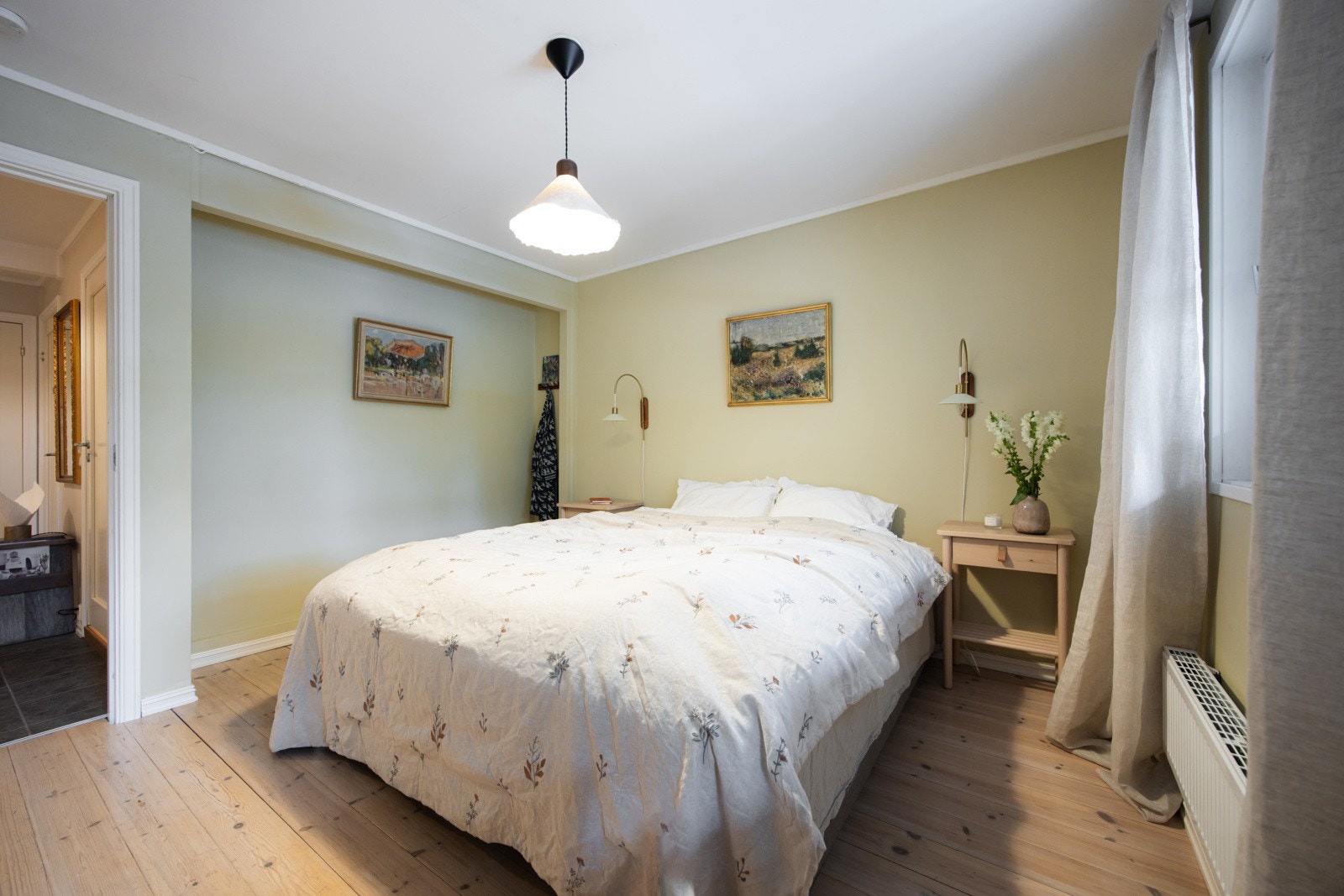 Her er det også god plass til ulike garderobeløsninger. Galleribilde