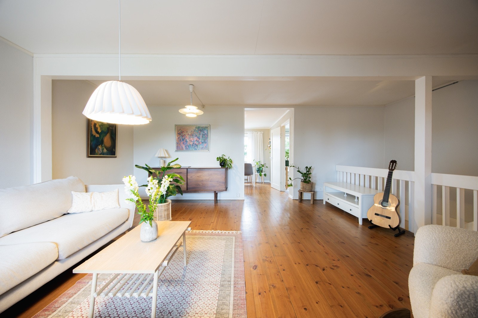 Erik Tenden Nyborg v/Privatmegleren har gleden av å ønske velkommen til Lerdalstoppen 70A! Galleribilde