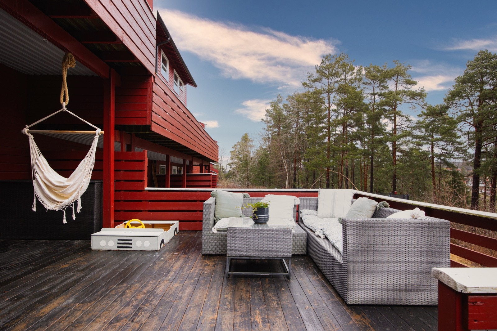 Her kan du nyte varme sommerdager med god mat og drikke. Galleribilde