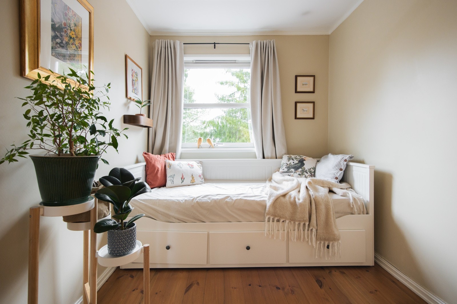 Det er god plass til seng og nattbord. Galleribilde