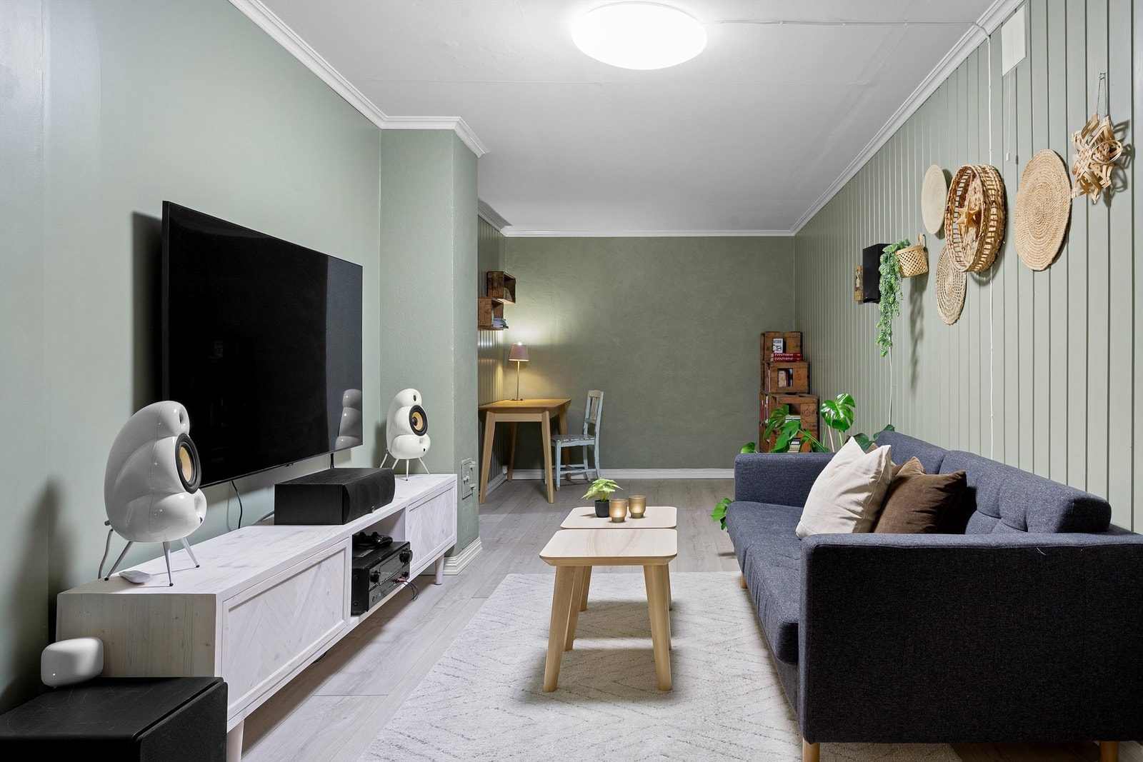 Rommet er innredet som kjellerstue - Rommet er ikke godkjent for varig opphold Galleribilde