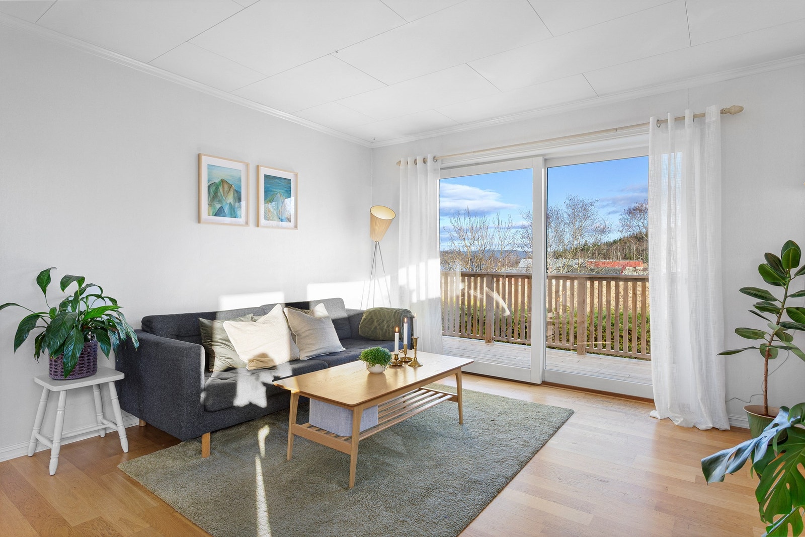 Stue med utgang til veranda Galleribilde