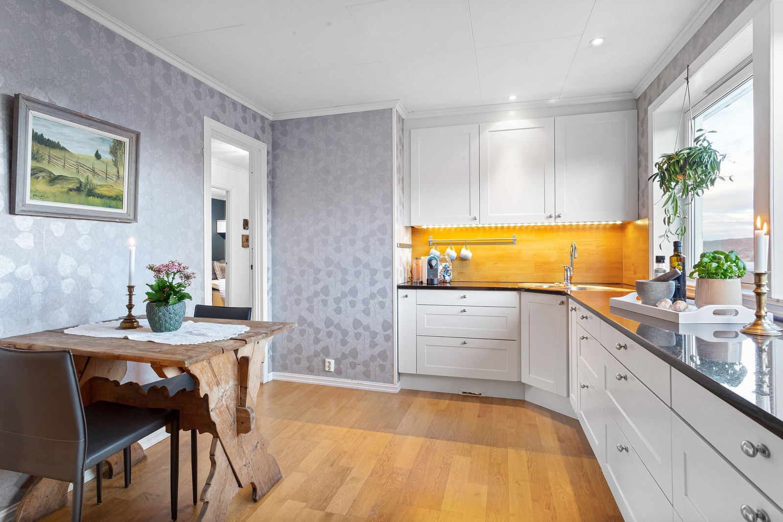 Over- og underskap i hvit utførelse Galleribilde