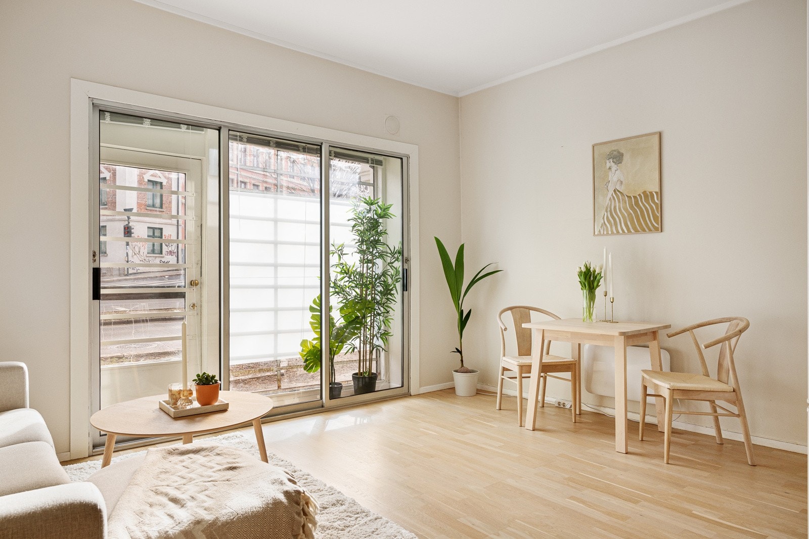 Det er ny parkett i leiligheten fra 2022 Galleribilde