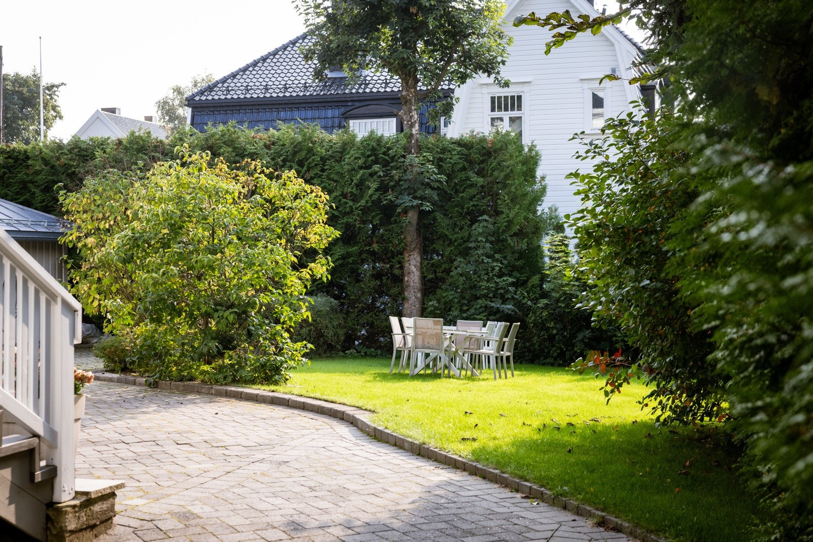 Det medfølger også en stor, oppvarmet bod på ca. 6 m² i kjelleren. Galleribilde