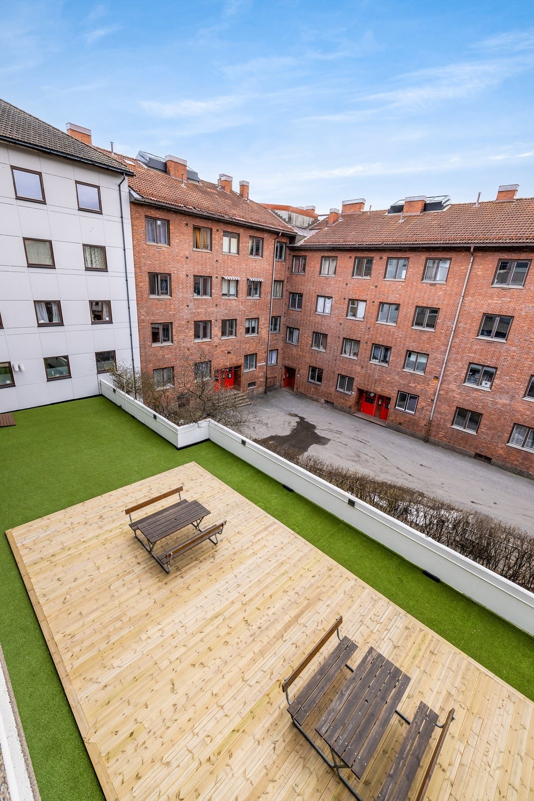 Fellesterrasse i bakgård Galleribilde