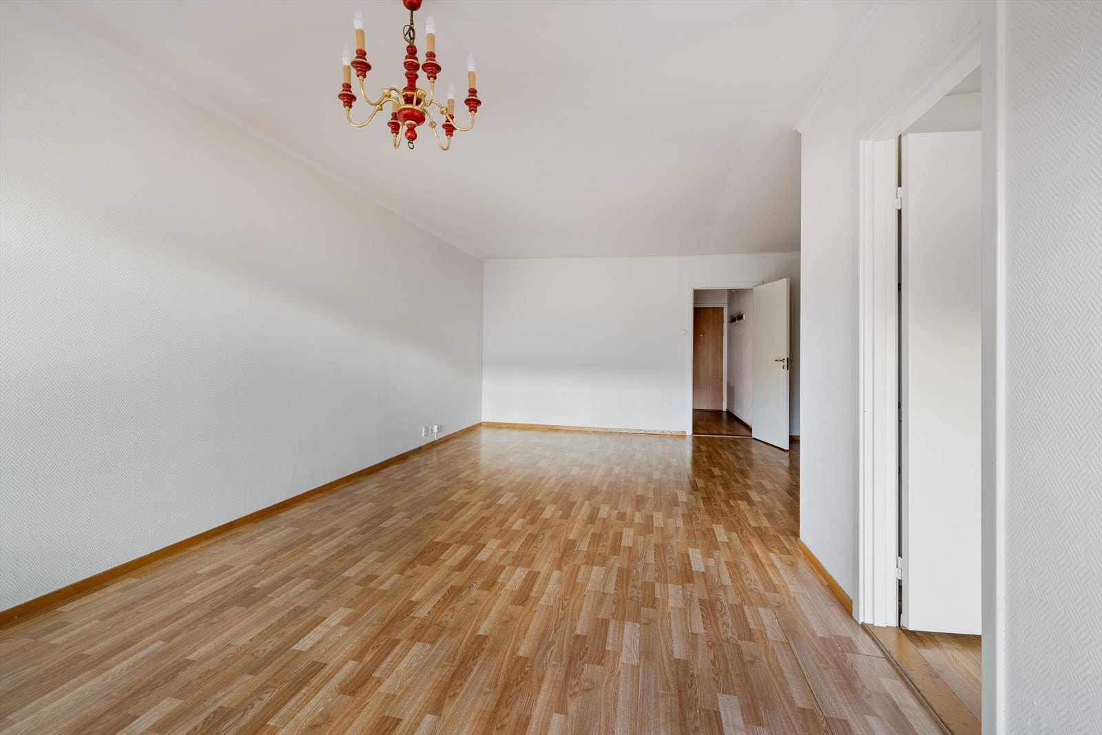 Stuen har god takhøyde, ca. 2, 51 meter Galleribilde