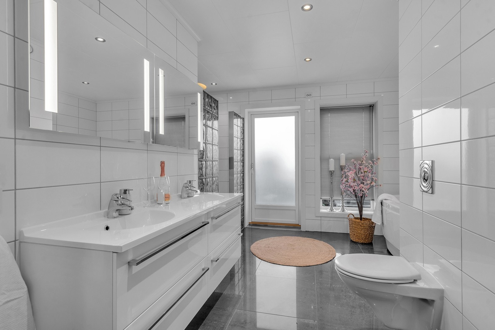 Bad første etasje Galleribilde