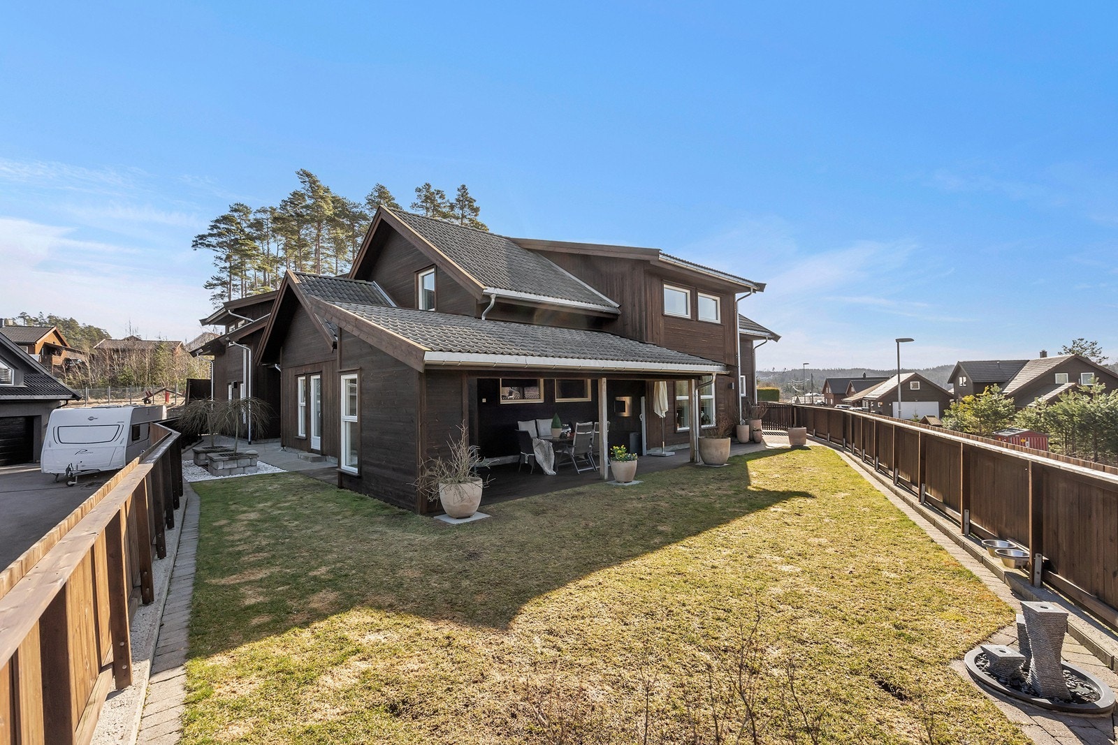 Solrik tomt med mye plass Galleribilde