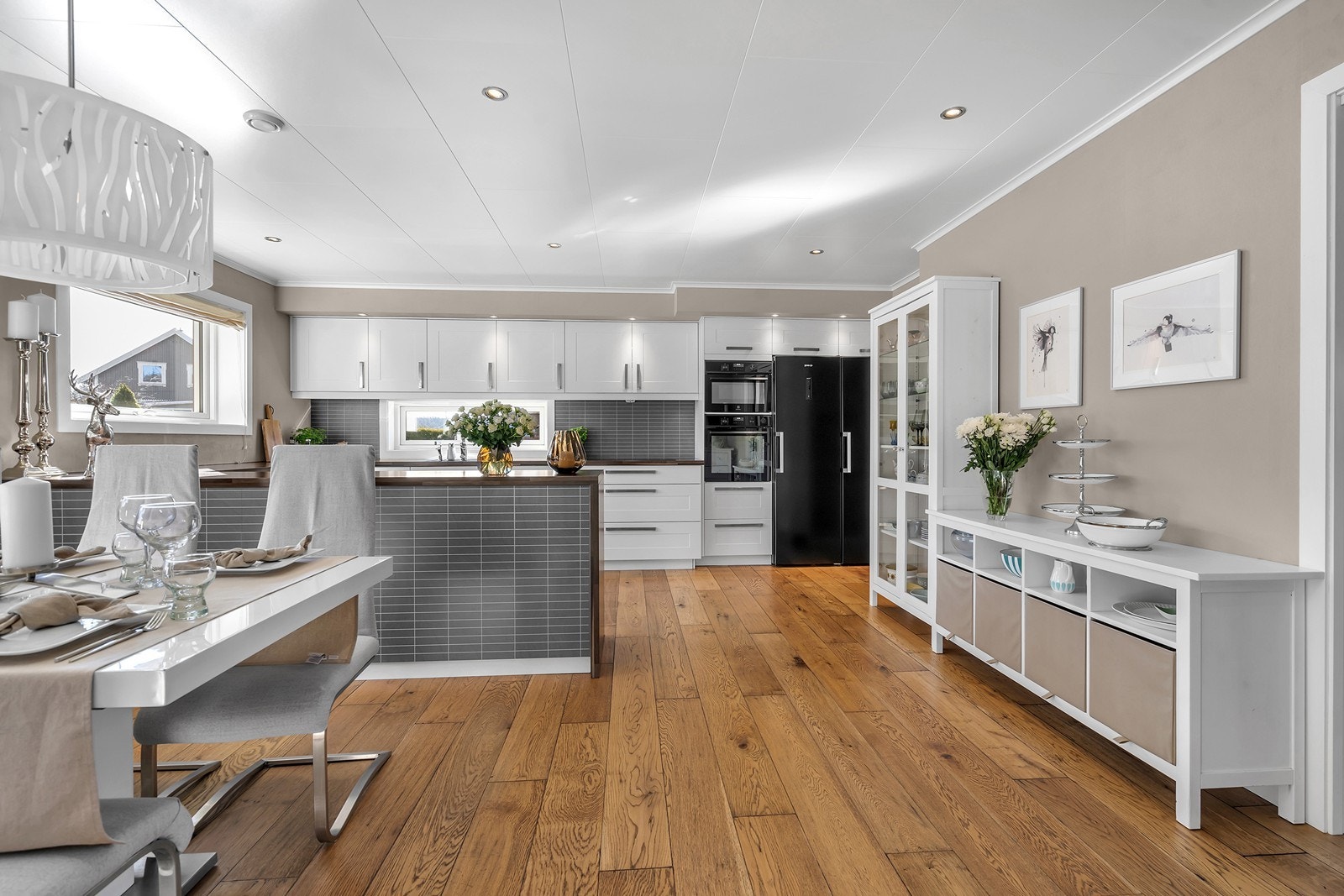 Kjøkken/spisestue Galleribilde