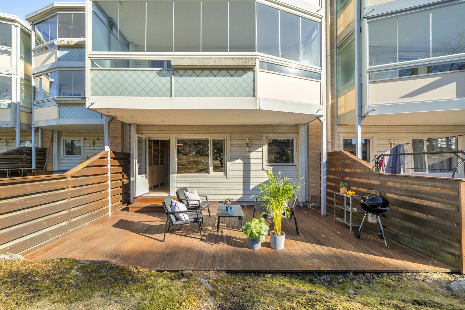 Her kan du nyte morgenkaffen i ro eller tilbringe lange, late sommerkvelder. Galleribilde