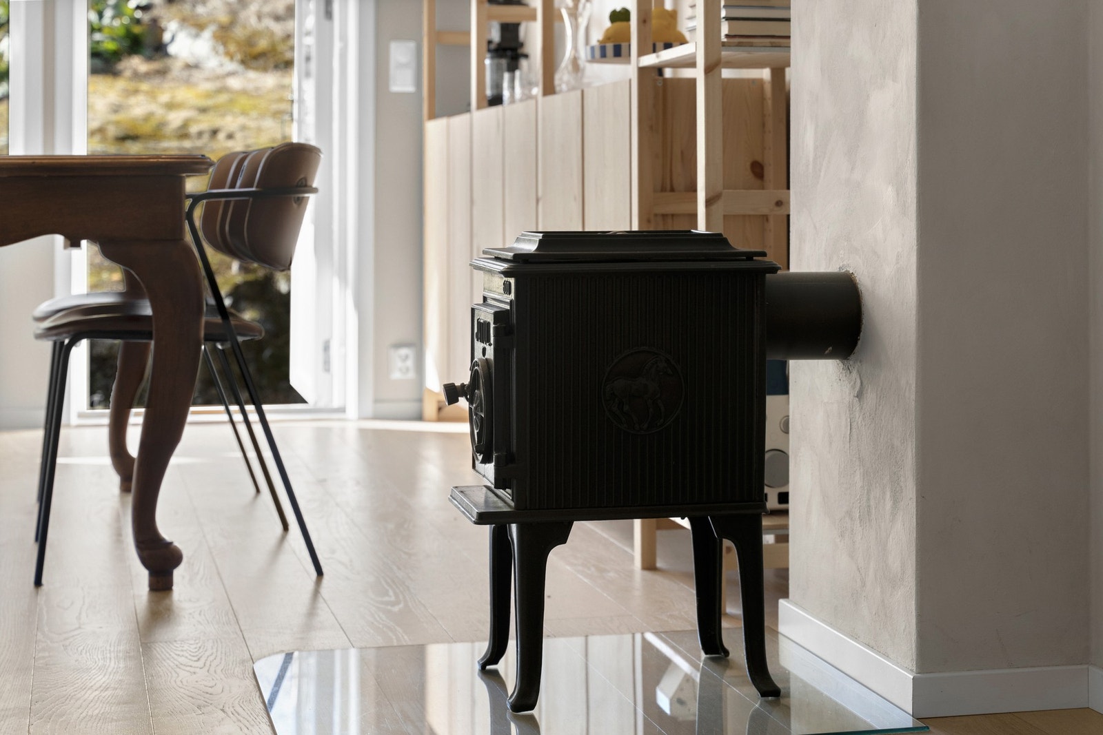 På kalde dager setter Jøtul-vedovnen en ekstra hyggelig stemning. Galleribilde