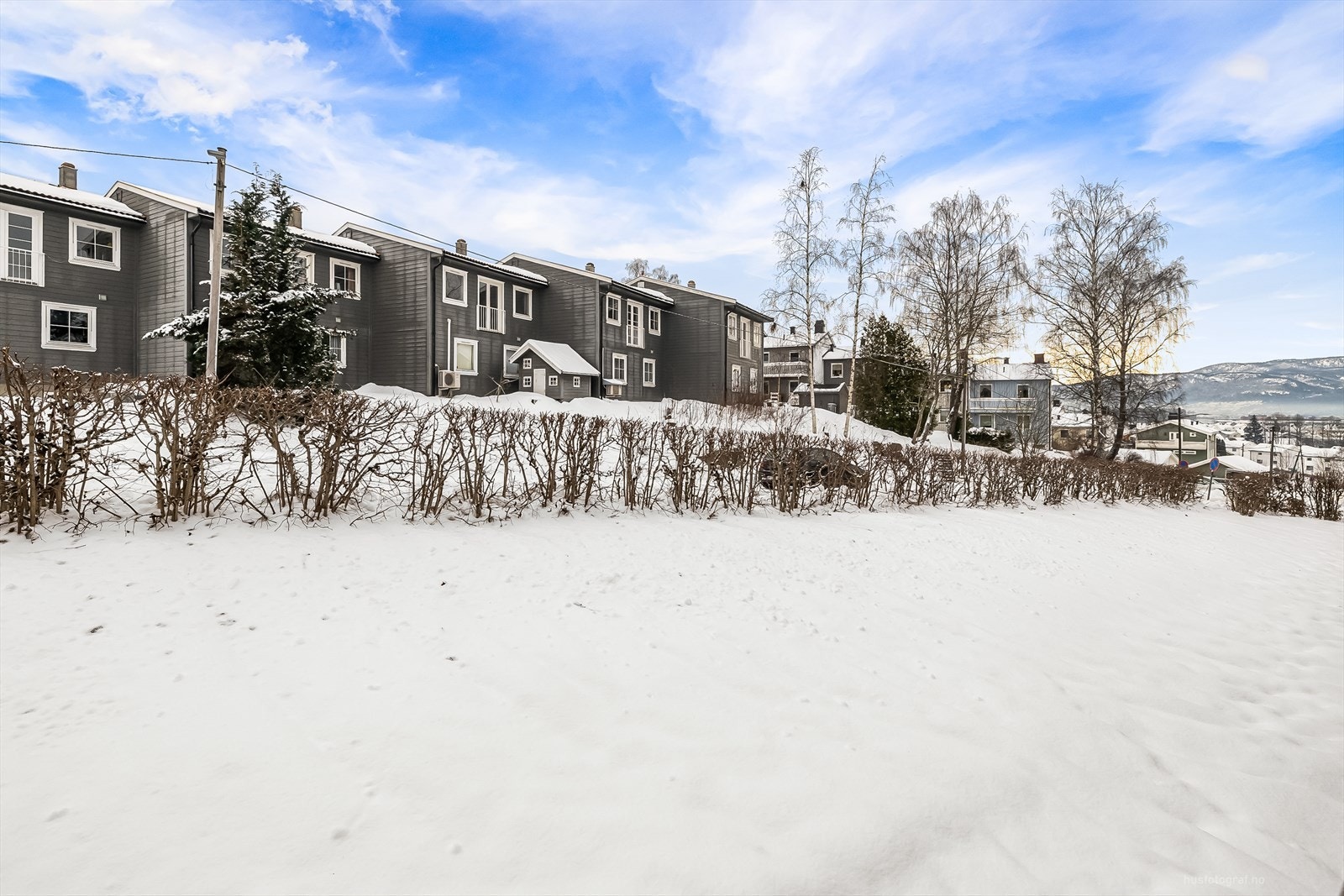 Boligen ligger i et fredelig nabolag. Galleribilde