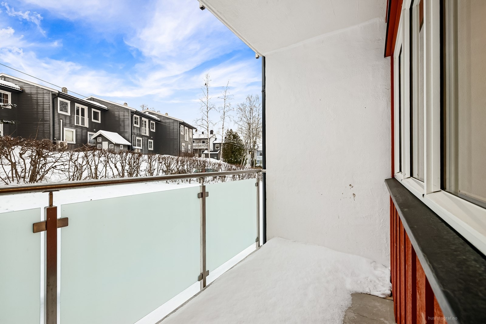 Solrik balkong. Galleribilde