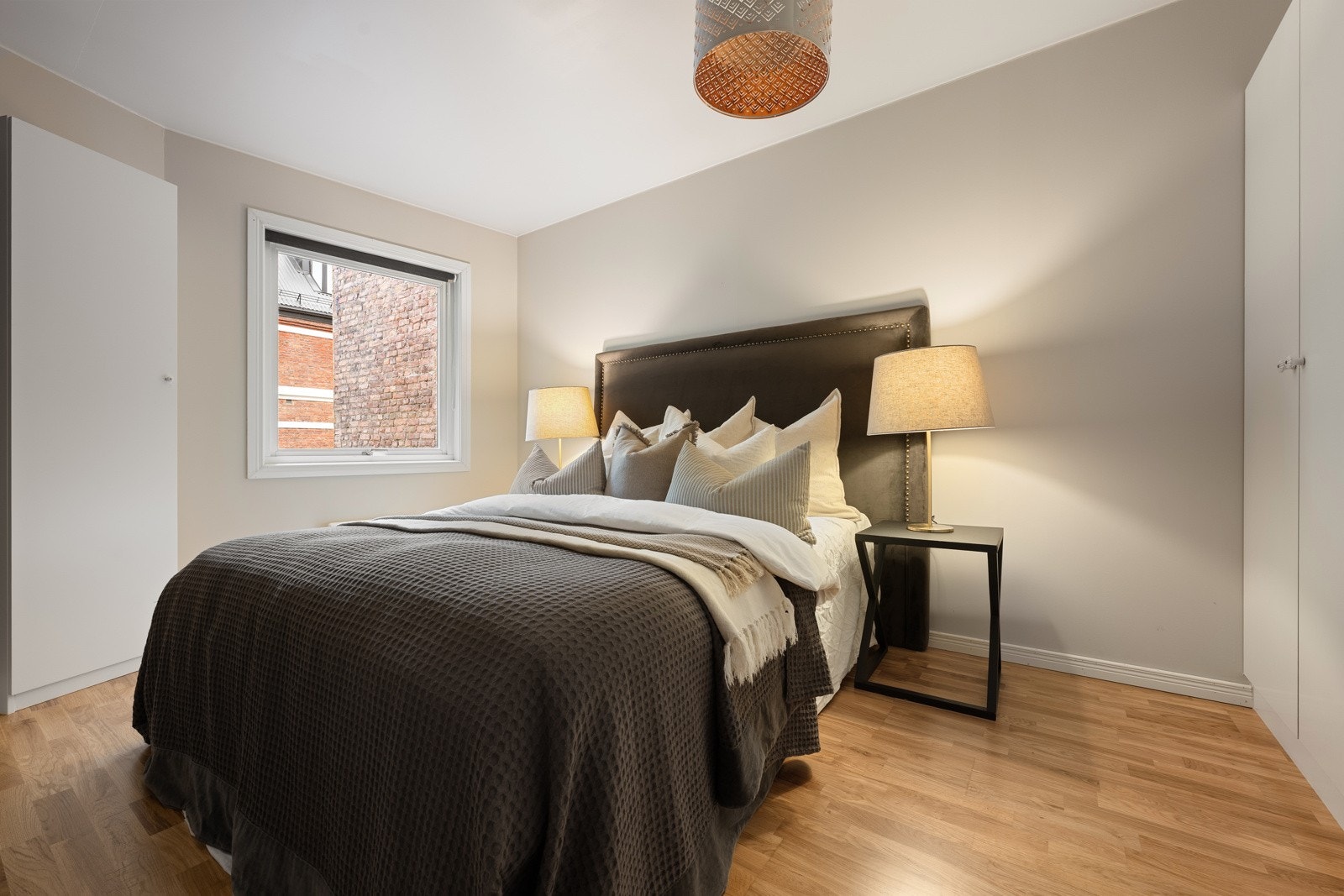 Det er to soverom i leiligheten - Begge mot rolig bakgård Galleribilde