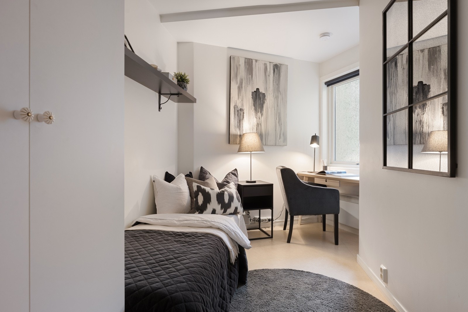 Det er to soverom i leiligheten - Begge mot rolig bakgård Galleribilde