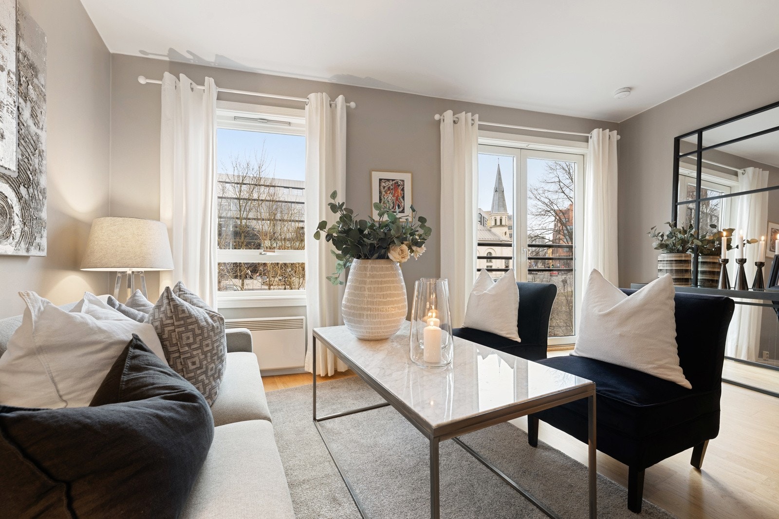 Masse naturlig lys - Hyggelig utsyn og svært lite innsyn Galleribilde