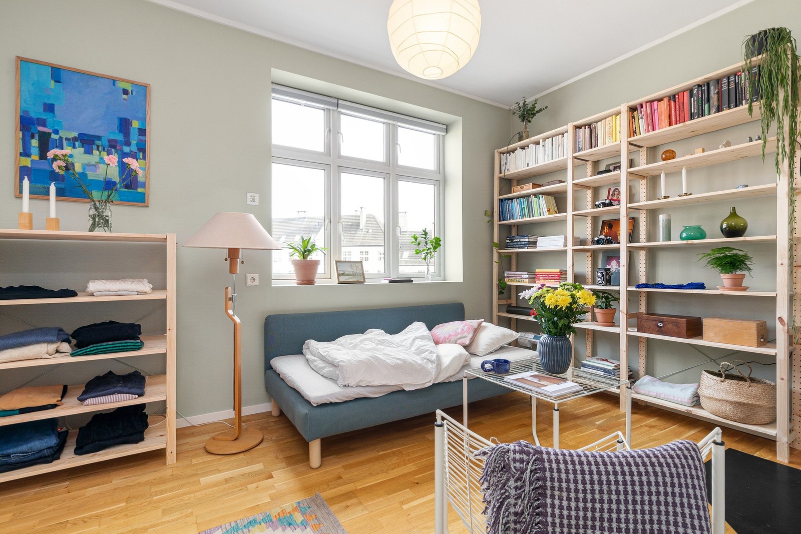 Boligen kan ved enkle grep gjøres om til 2-roms, se alternativ planløsning. Galleribilde