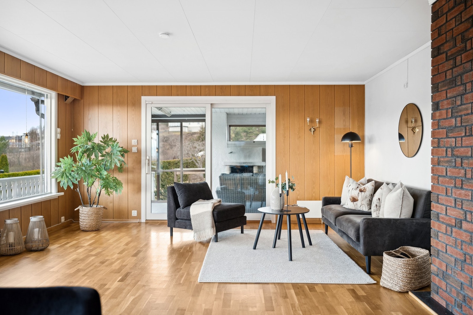 Fra stuen er det utgang til sommerstuen. Galleribilde