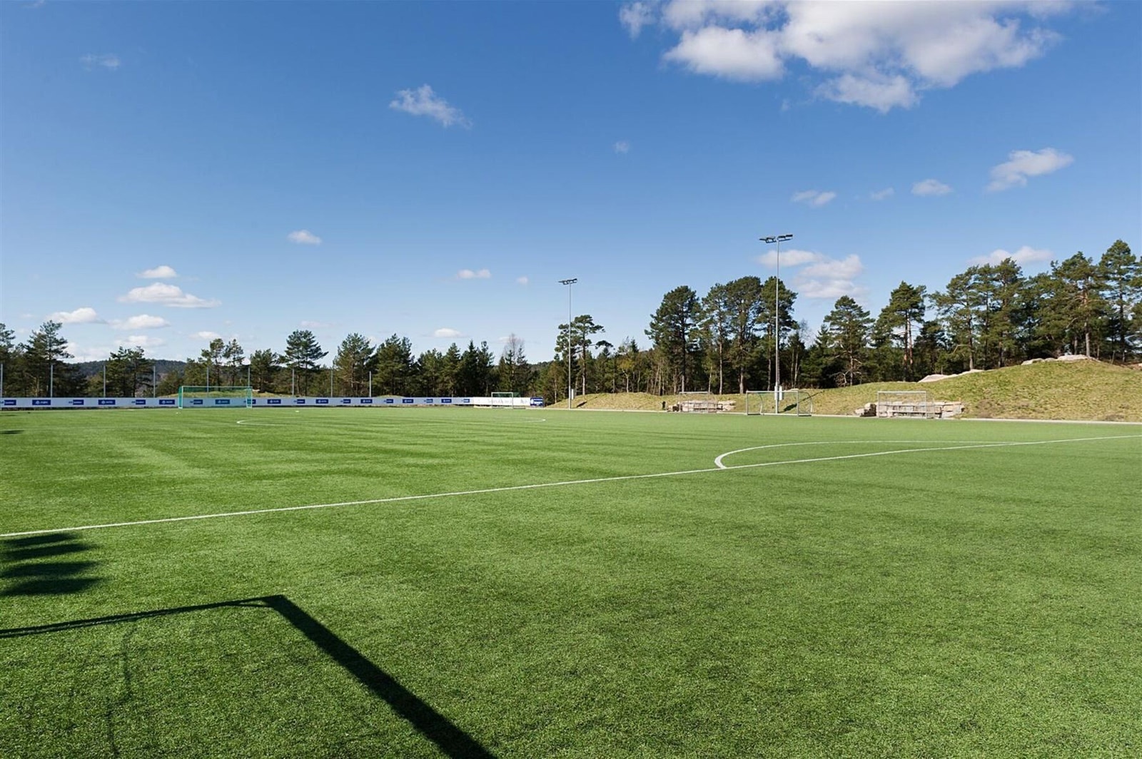 Fra fotballbanen ved Presteheia Galleribilde