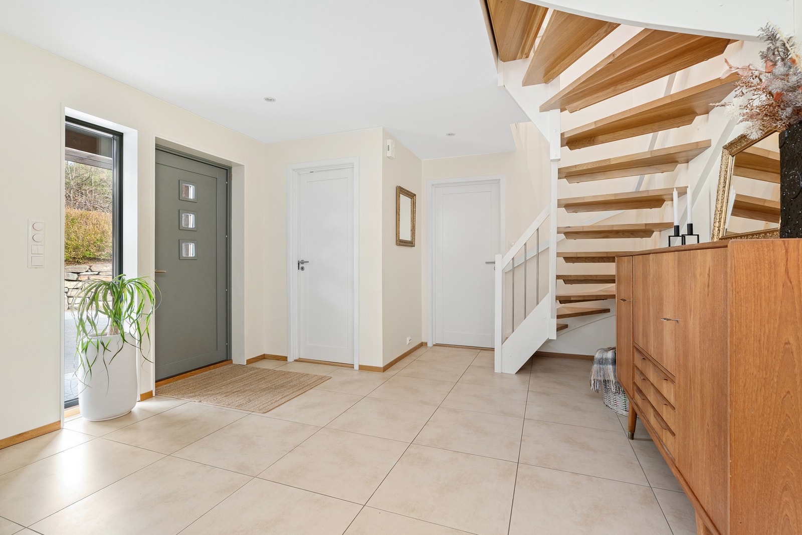 Fra inngangspartiet, hallen. Galleribilde